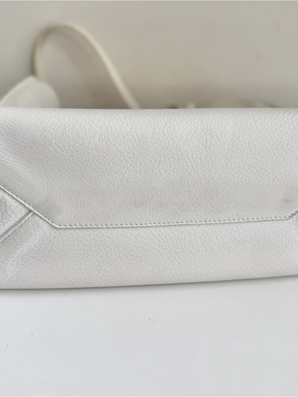 Balenciaga White Pebbled Leather Tote Bag - Picture 7 of 16
